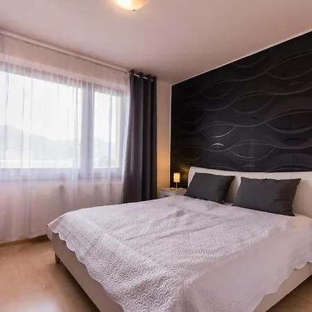 Apartment Poludnica *
